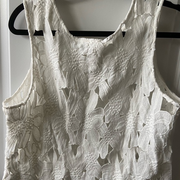 White lacy crop top - Picture 2 of 2